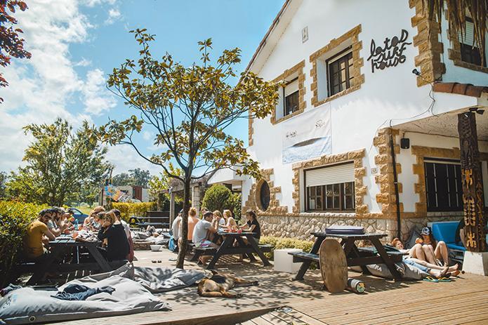 بيت شباب Latas Surf House سومو المظهر الخارجي الصورة